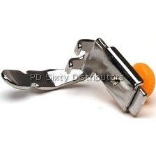 ADJUSTABLE ZIPPER FOOT